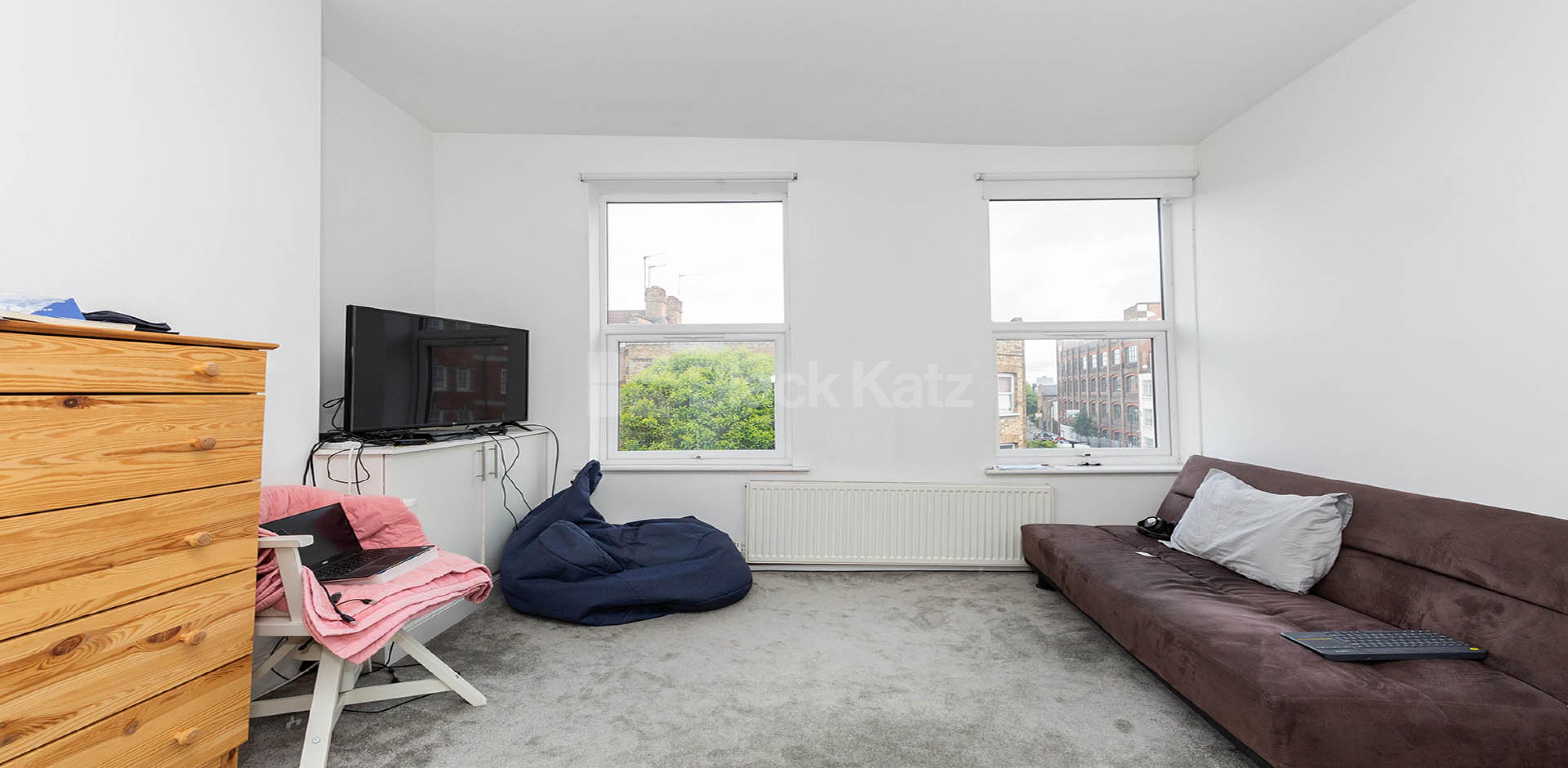 			NEW INSTRUCTION!, 2 Bedroom, 1 bath, 1 reception Flat			 Holloway Road, ARCHWAY N19
